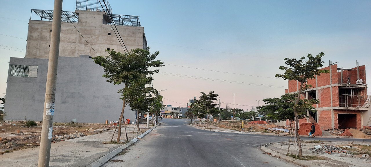 💥💥💥BÁN LÔ ĐẤT MT 7m5 VEN SÔNG HOÀ XUÂN. CHỈ SÓT LẠI 1 LÔ DUY NHẤT Giá 23TR/M.   