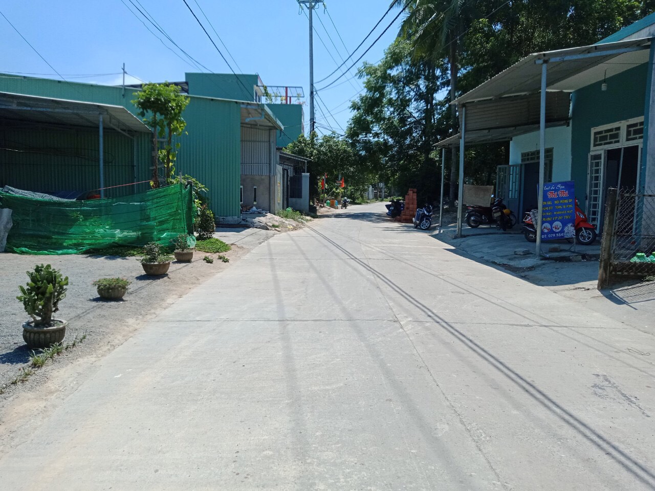 Bán lô đất đường bê tông 6m thôn Đại La, xã Hoà Sơn, Tp Đà Nẵng.  Kẹp kiệt 2m ở bên hông. 