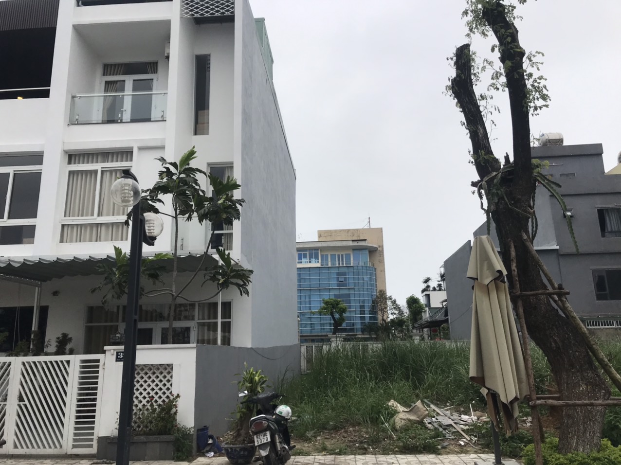 Cần bán 2 lô liền kề đường Hoa Phượng 1, đấu lưng đường Trần Hưng Đạo, khu biệt thự Châu Âu 