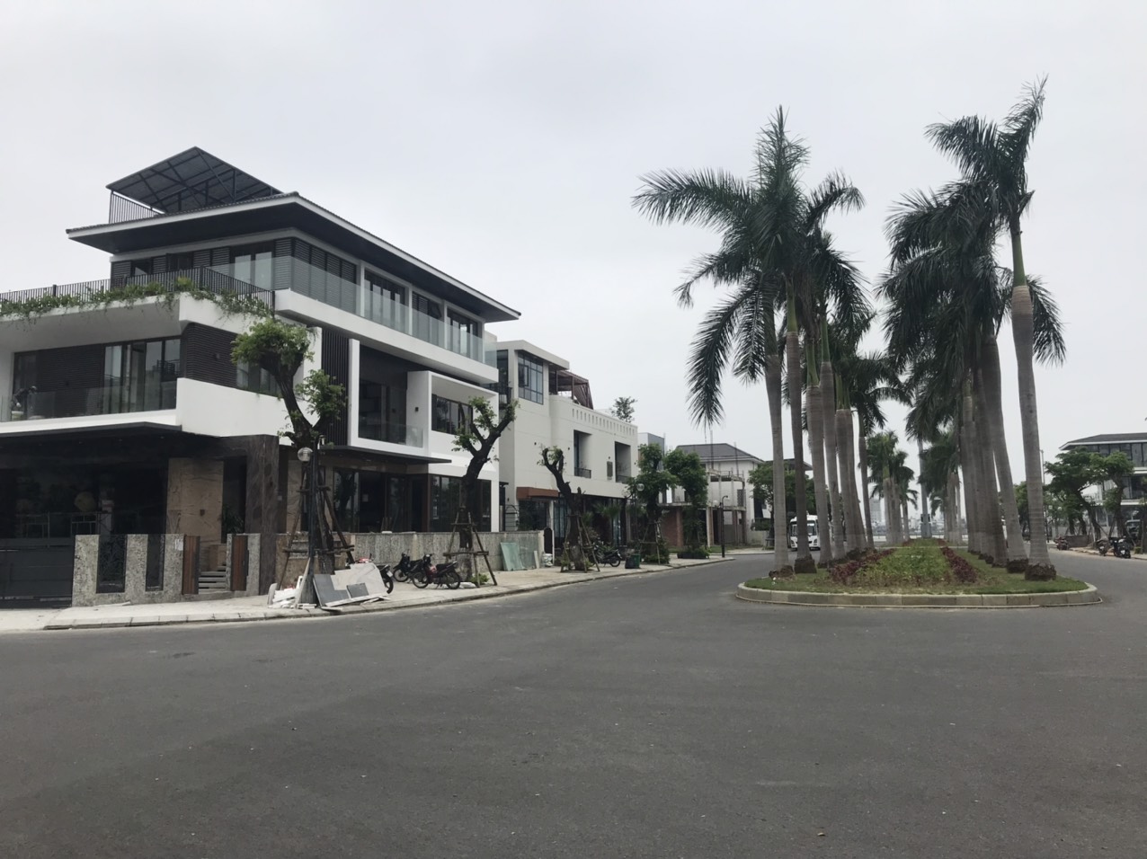 Cần bán 2 lô liền kề đường Hoa Phượng 1, đấu lưng đường Trần Hưng Đạo, khu biệt thự Châu Âu 