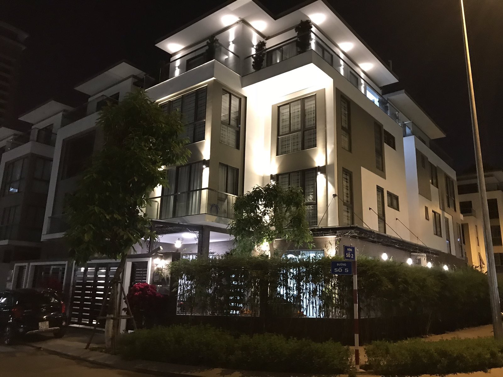 Bán nhà 4 tầng mặt tiền đường Trần Quang Diệu, An Hải Tây, Sơn Trà,Đà nẵng 