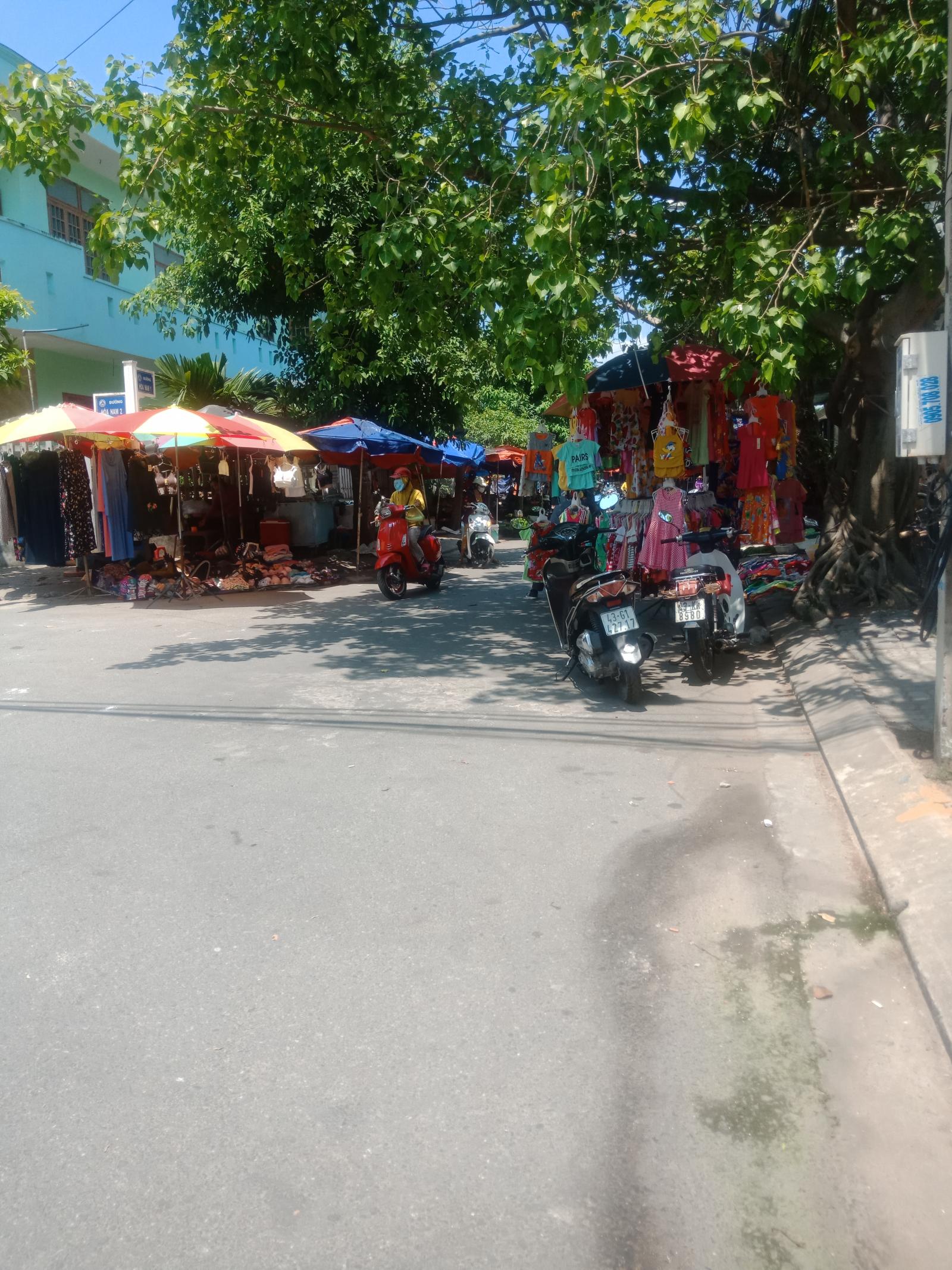 Nhà bán bên cạnh bến xe Đà Nẵng, đường 7m5 , dt 100m2 , hướng Đông Nam