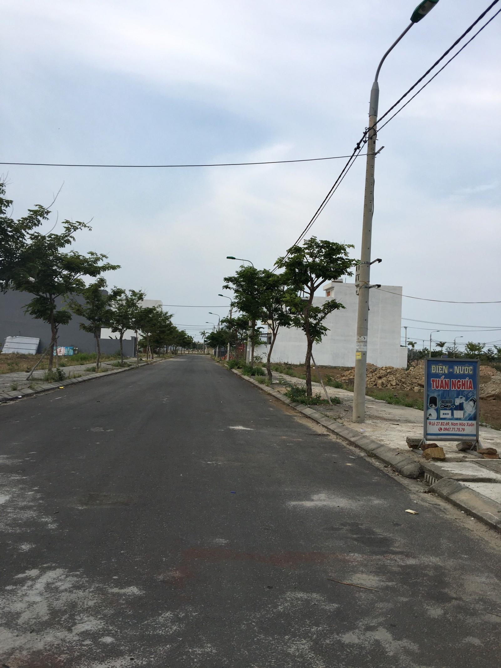 Cần bán lô đất Nam Hòa Xuân block B2- , gần công viên, gần Nguyễn Phước Lan