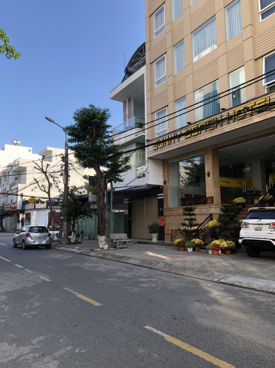 chính chủ cần bán căn nhà 3 tầng mặt tiền đường Dương Đình Nghệ, phường An Hải Bắc, quận Sơn Trà, Tp. Đà Nẵng
