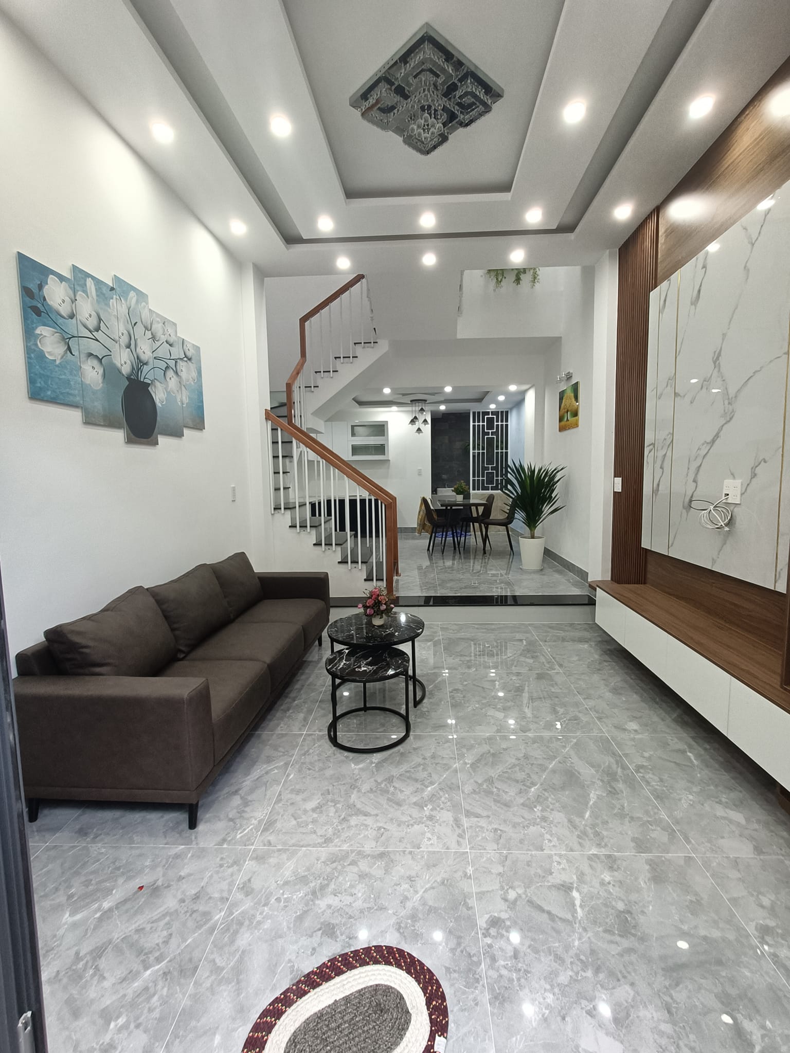 Bán nhà 2 tầng full nội thất 172 Trần Cao Vân