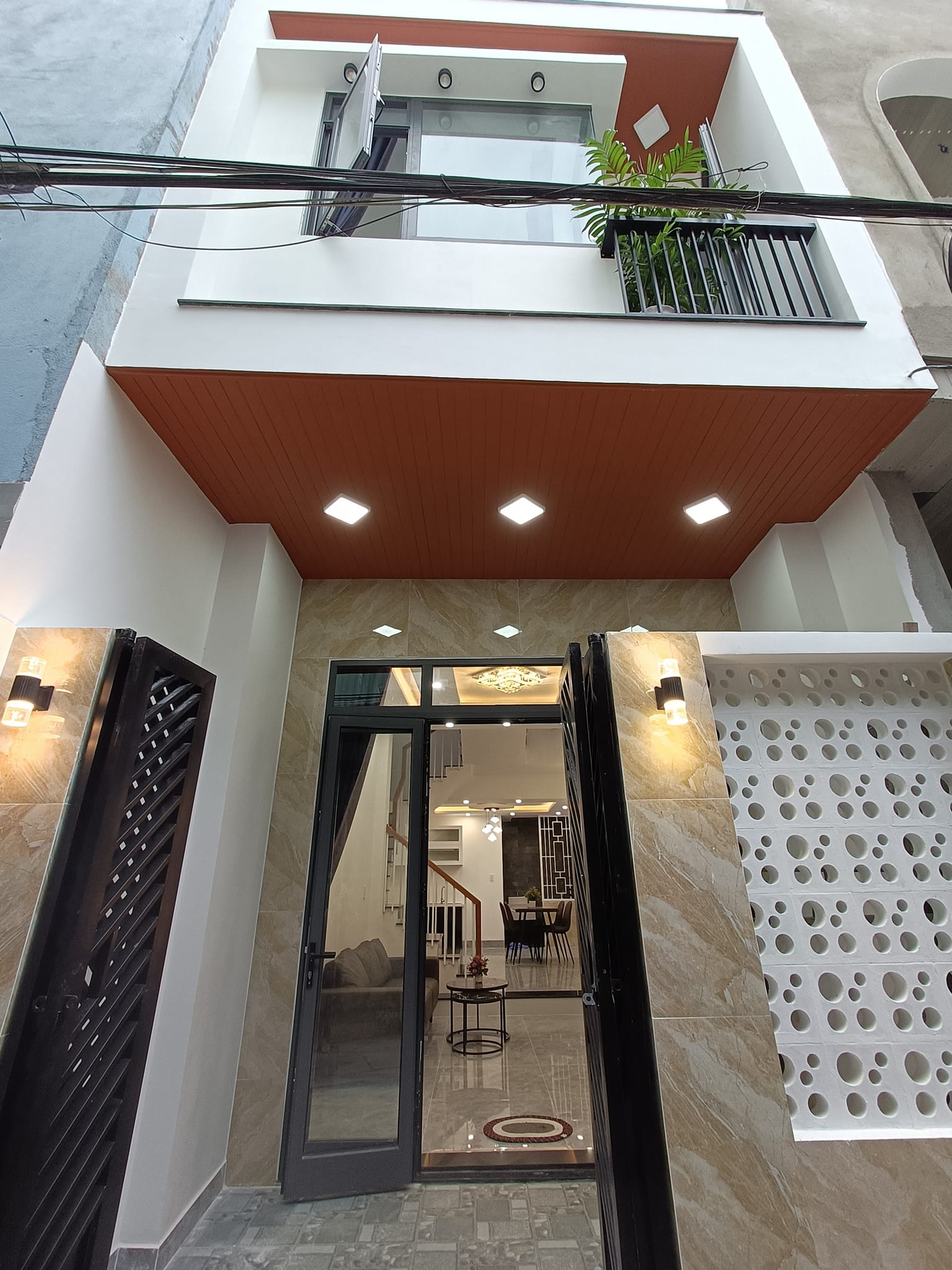 Bán nhà 2 tầng full nội thất 172 Trần Cao Vân