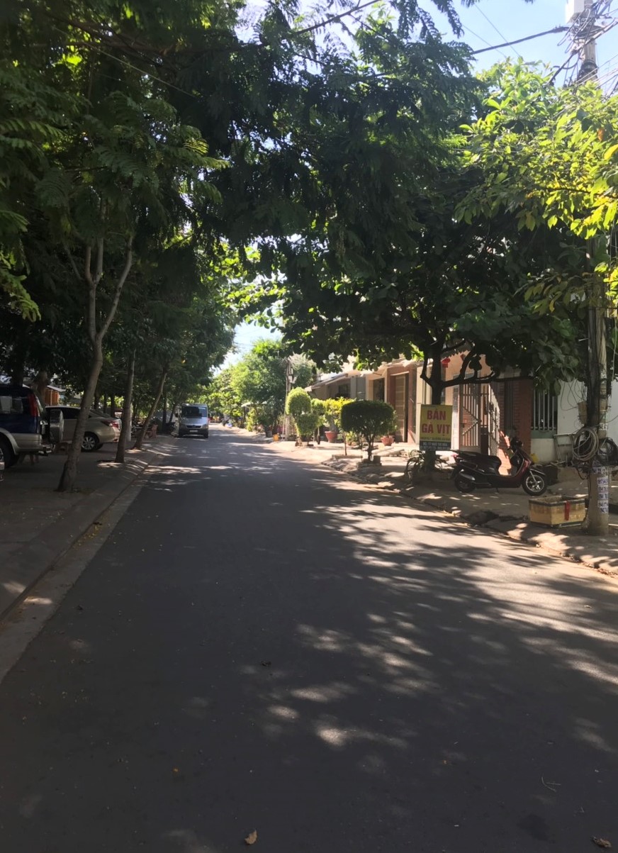 Bán đất đường Nghi An 2, Phường Hòa Phát, Quận Cẩm Lệ . DT: 99.6 m2. Giá: 2,35 tỷ