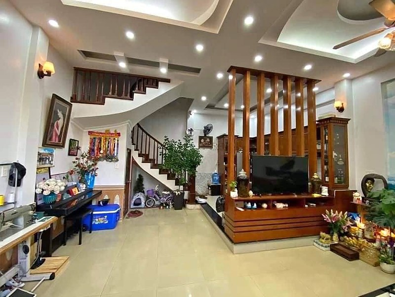 Nhà 2 Lầu, đ.Trương Chí Cương, Hải Châu, 110 m2. HXT vi vu thông suốt