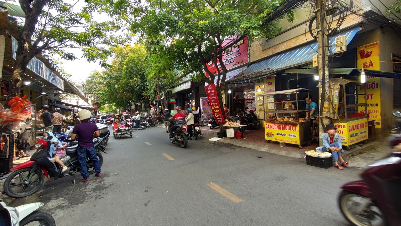 Bán Nhà Mặt Tiền Đặng Dung kinh doanh Bún Đậu mắm Tôm Hà Nội, Ngay tại Chợ Hòa Khánh.