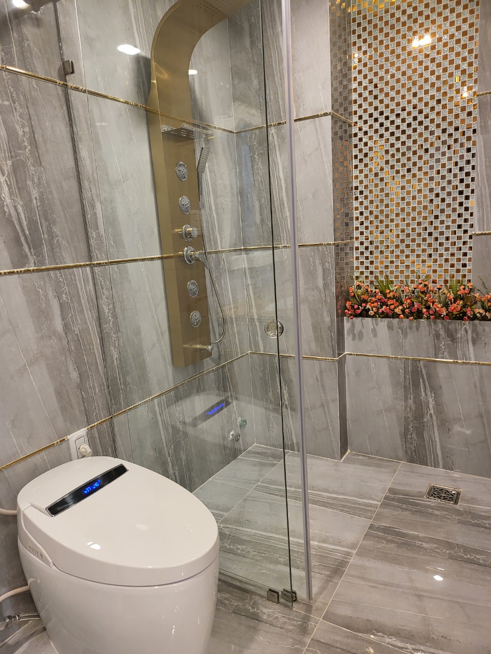 Bán nhà rất đẹp đường Diệp Minh Châu, Hoà Xuân - Đà Nẵng, không cần phải làm gì thêm chỉ cần xách valy đến là vào ở thôi