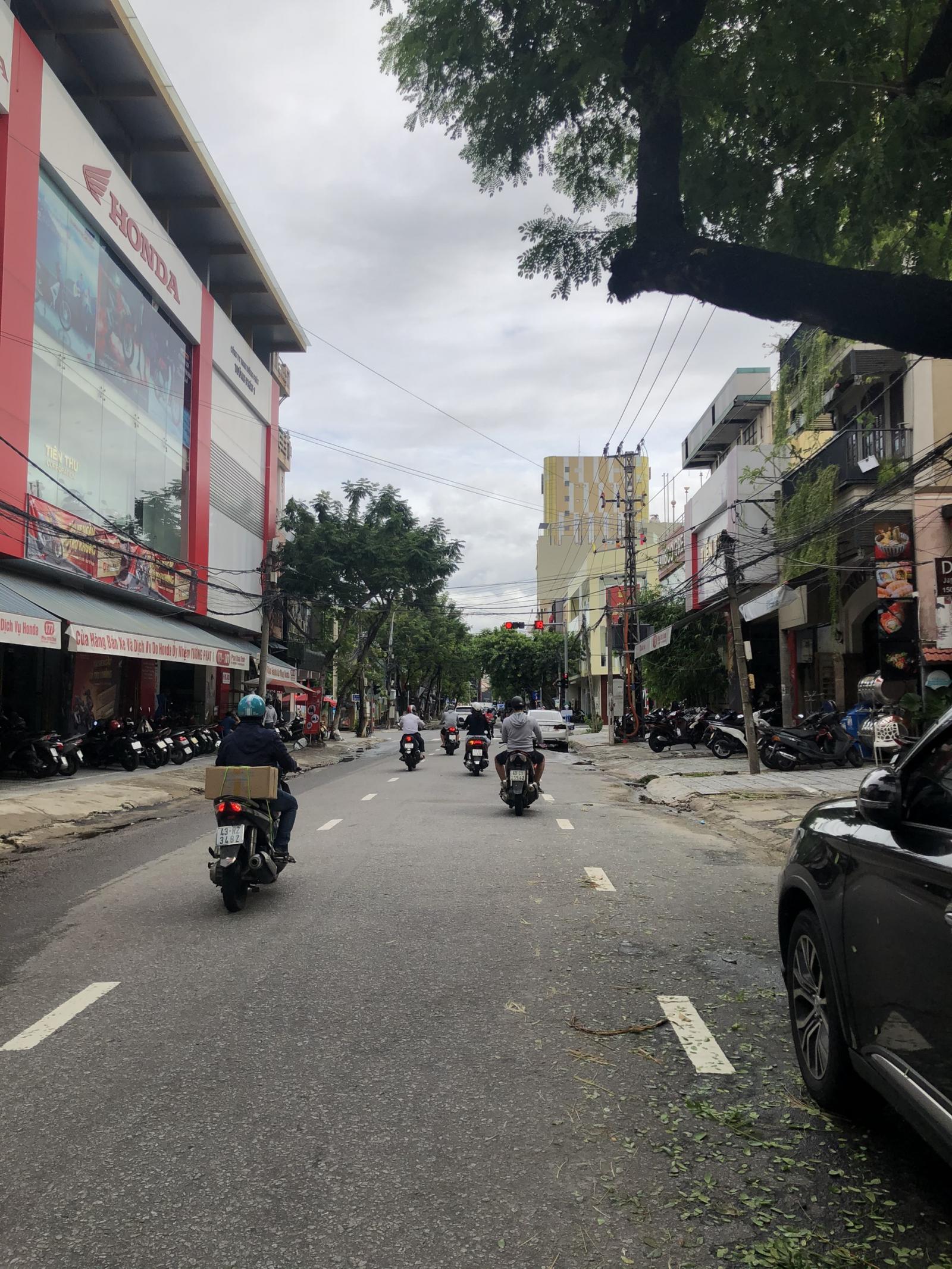 Bán nhà 3 tầng đường Nguyễn Văn Linh khu kinh doanh sầm uất nhất TP 