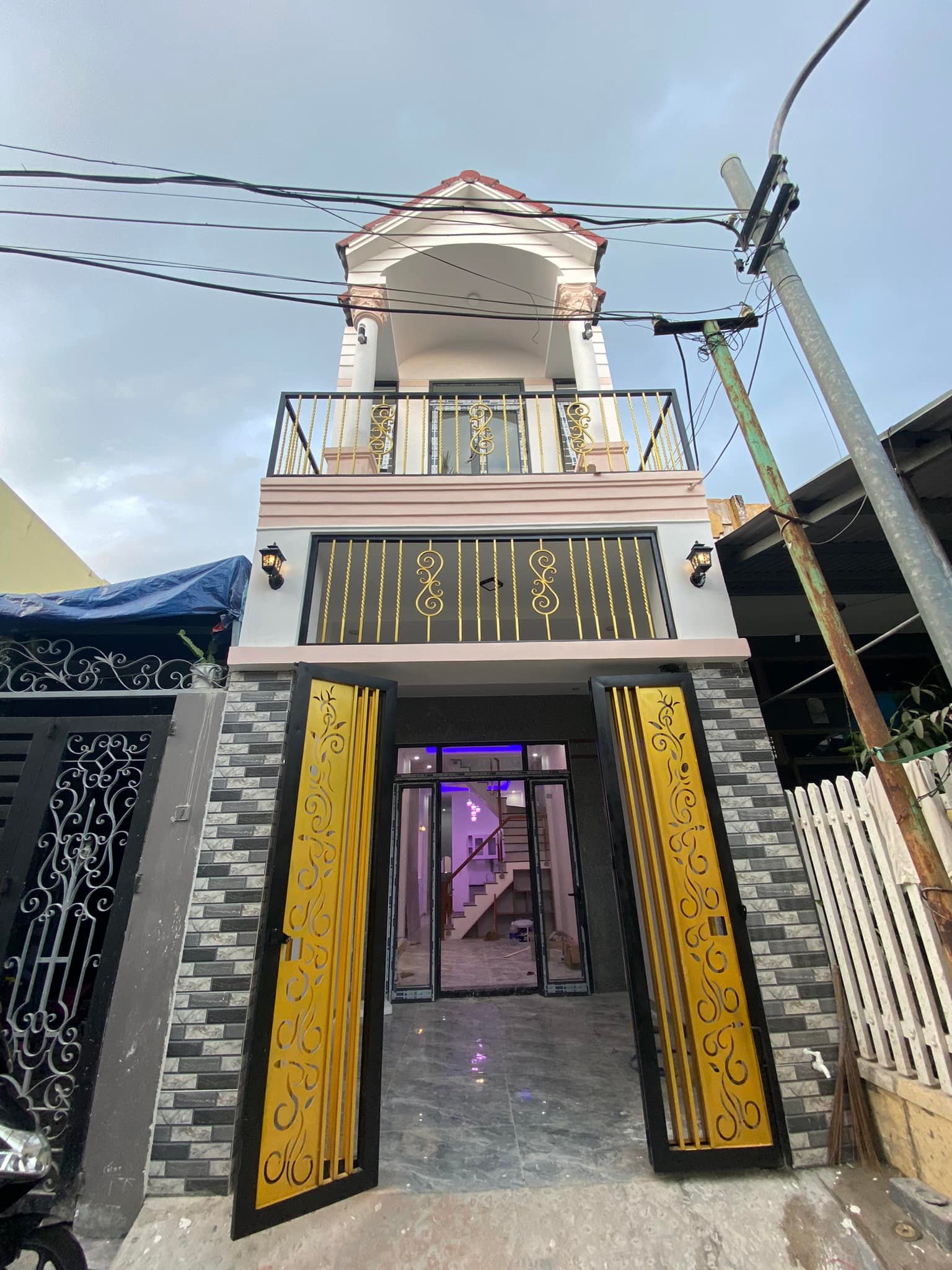 Nhà 2 Tầng Kiệt Oto -Hoàng Văn Thái, Đoạn Ngay Đầu Đường HVT.