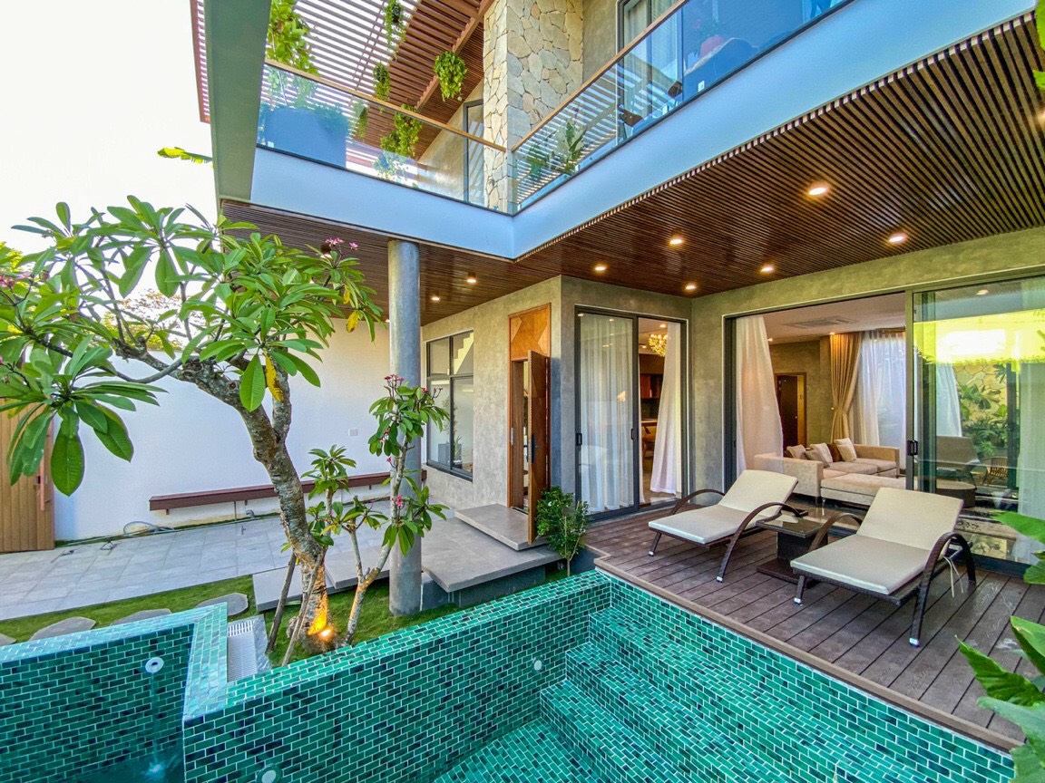 Bán villa 3 tầng cực đẹp đường Nước Mặn 1 - Hướng Đông Nam - Giá 20 tỷ x