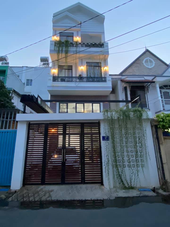 Cần bán nhanh nhà 3 tầng mặt tiền đường (10.5) Huỳnh Tấn Phát, quận Hải Châu.