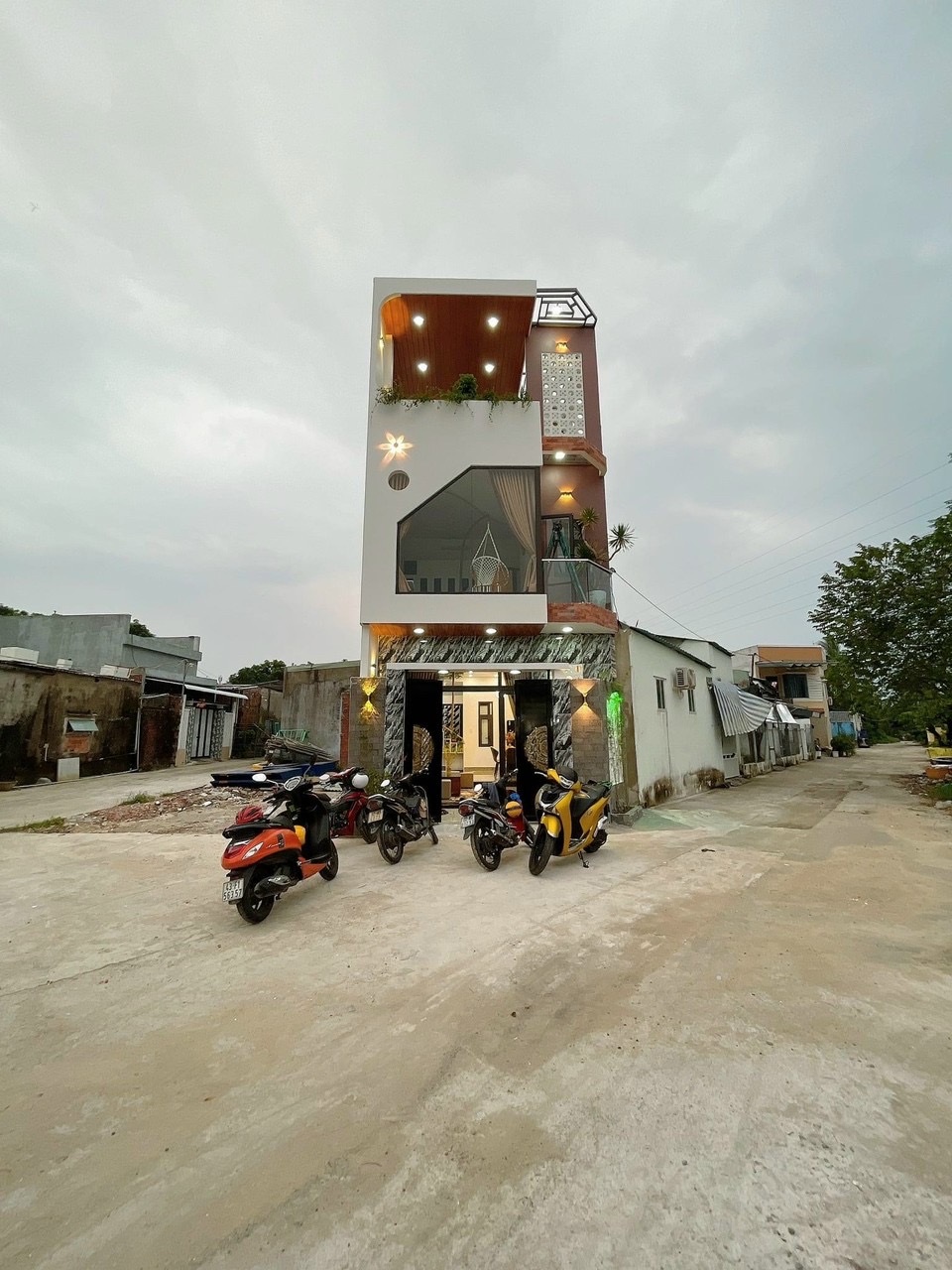 Bán nhà riêng tại Đường Hoàng Thị Loan, Phường Hòa Minh, Liên Chiểu, Đà Nẵng diện tích 62m2  giá 4.17 Tỷ