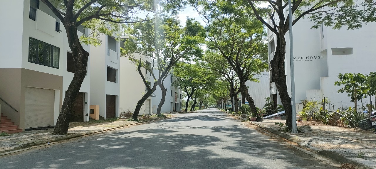 Bán lô góc, 2 MT Khu đô thị FPT Đà Nẵng, B2.44, trục thông Shophouse.