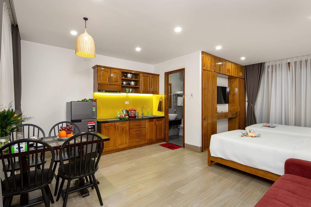 Bán căn hộ 7 tầng 13 phòng ngay khu phố Tây An Thượng, Đà Nẵng, gần biển Mỹ Khê