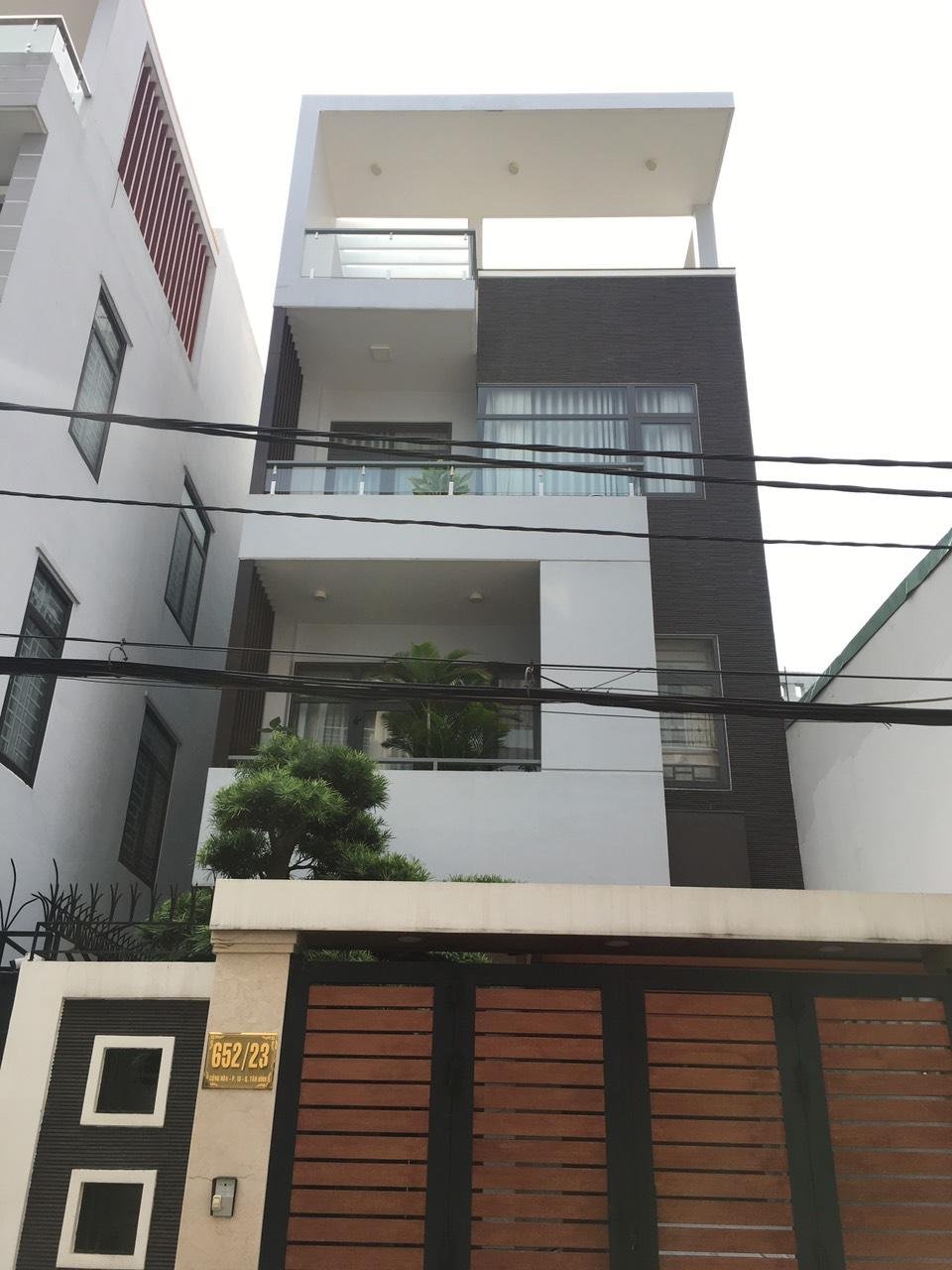 Bán Shophouse 5 tầng – 2 mặt tiền đường Điện Biên Phủ, trong khuôn viên Coopmart cực VIP