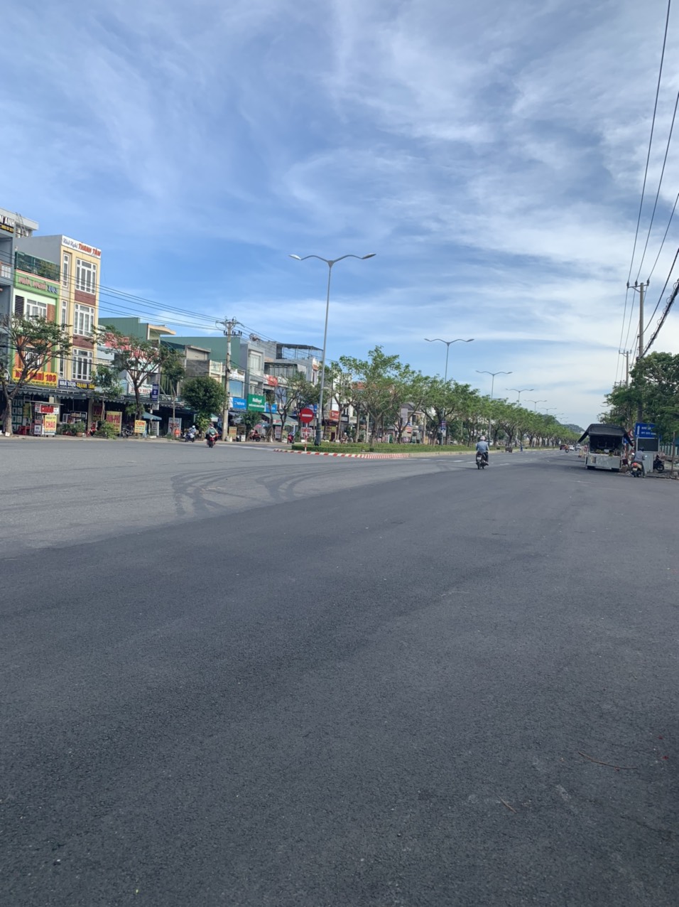 Cần tiền vợ chồng tôi cần bán gấp lô đất Mặt tiền đường 7m5 Thái Văn Lung - Hoà Xuân - Cẩm Lệ 