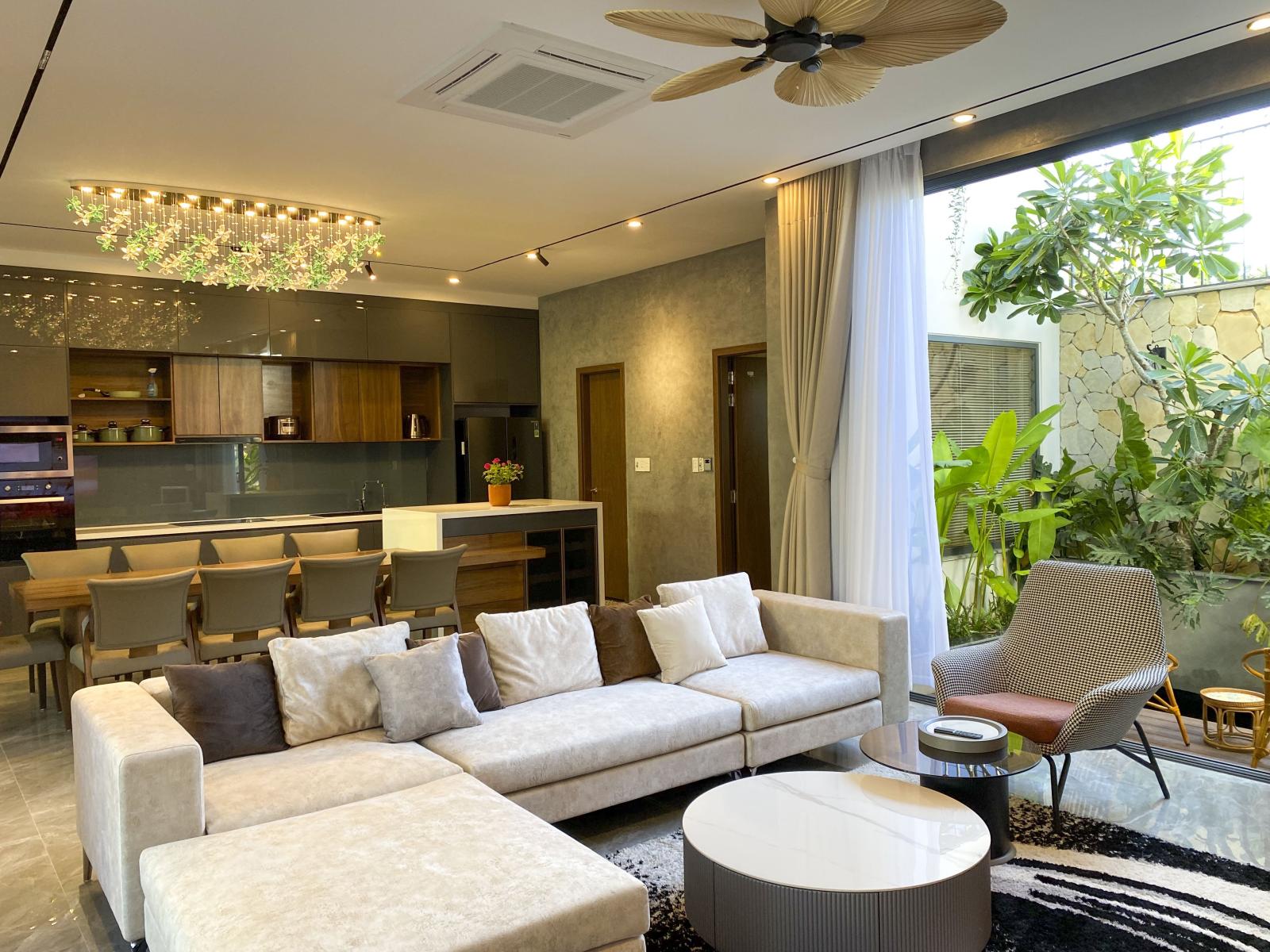 Bán gấp nhà 3 tầng mt đường Chu Mạnh Trinh, Khuê Trung, Cẩm Lệ. Giá 4,65Tỷ.
