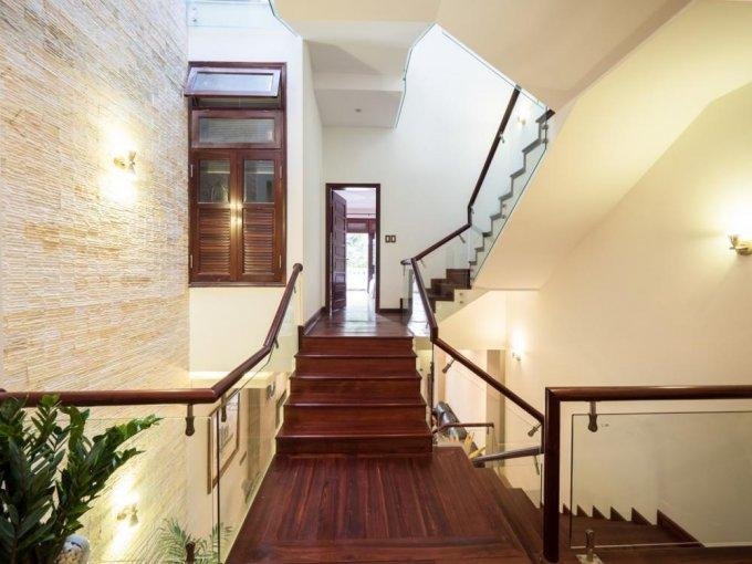- Bán nhà 2 Tầng mt đường Đặng Dung, Hòa Minh Liên Chiểu. Giá 6,3 tỷ.
