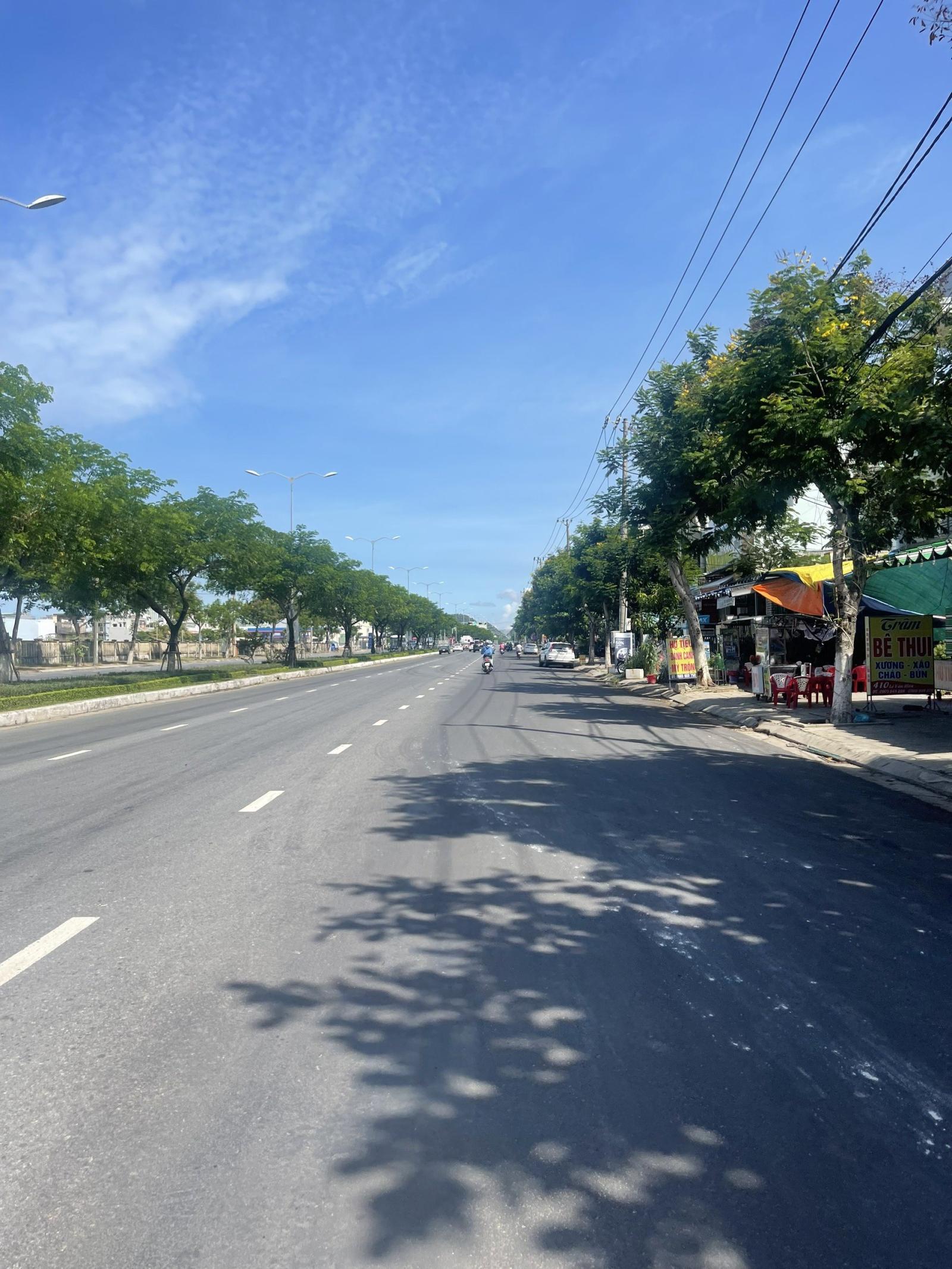 Bán đất mặt tiền Lê Văn Hiến 112m2, liền kề Nam Việt Á, gần UBND Quận Ngũ Hành Sơn. 