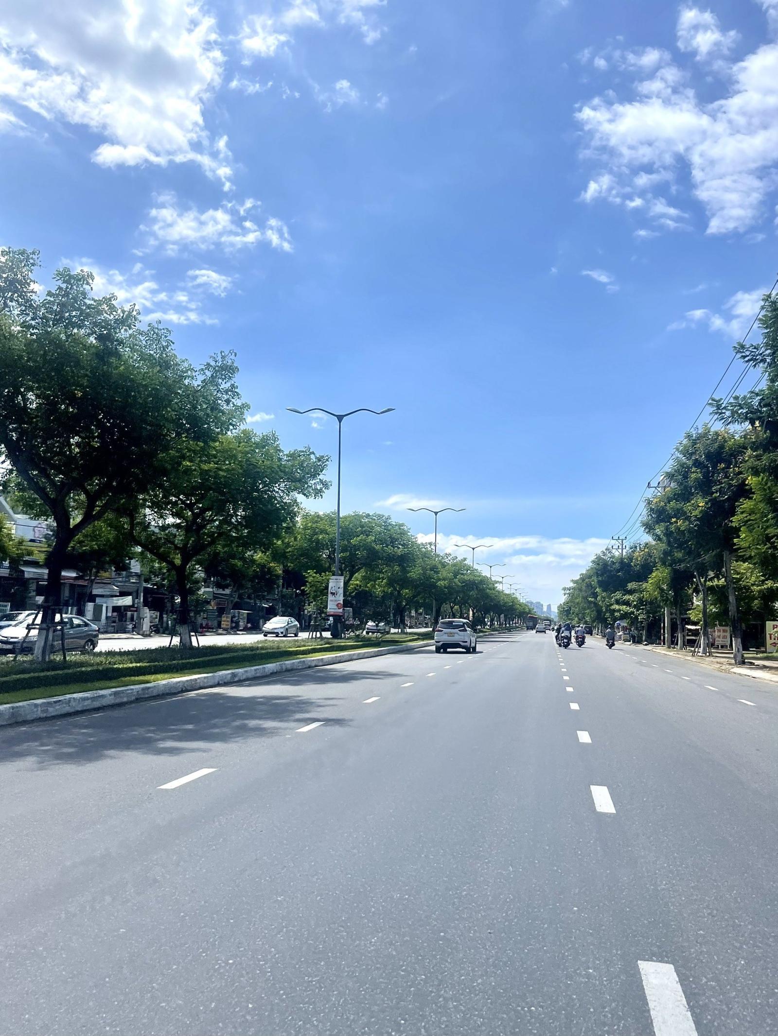 Bán đất mặt tiền Lê Văn Hiến 112m2, liền kề Nam Việt Á, gần UBND Quận Ngũ Hành Sơn. 