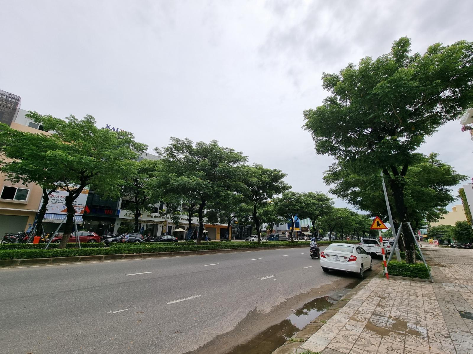 Bán đất 200m2 mặt tiền Nguyễn Phước Lan, đường 47m vị trí đẹp Kd, Hòa Xuân, Cẩm lệ