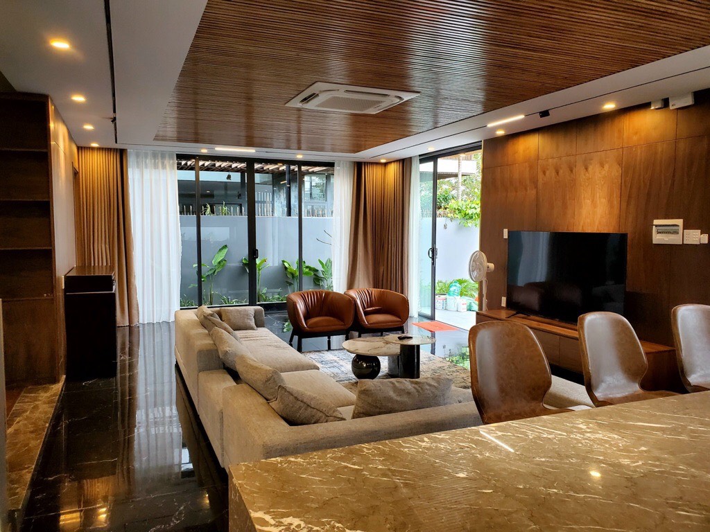 CỌC LÀ LỜI- BIỆT THỰ-GIÁ SỐC-NGUYỄN TẤT THÀNH-LIÊN CHIỂU-ĐÀ NẴNG-300M2-MẶT 10M-HỒ BƠI-6TỶ9.