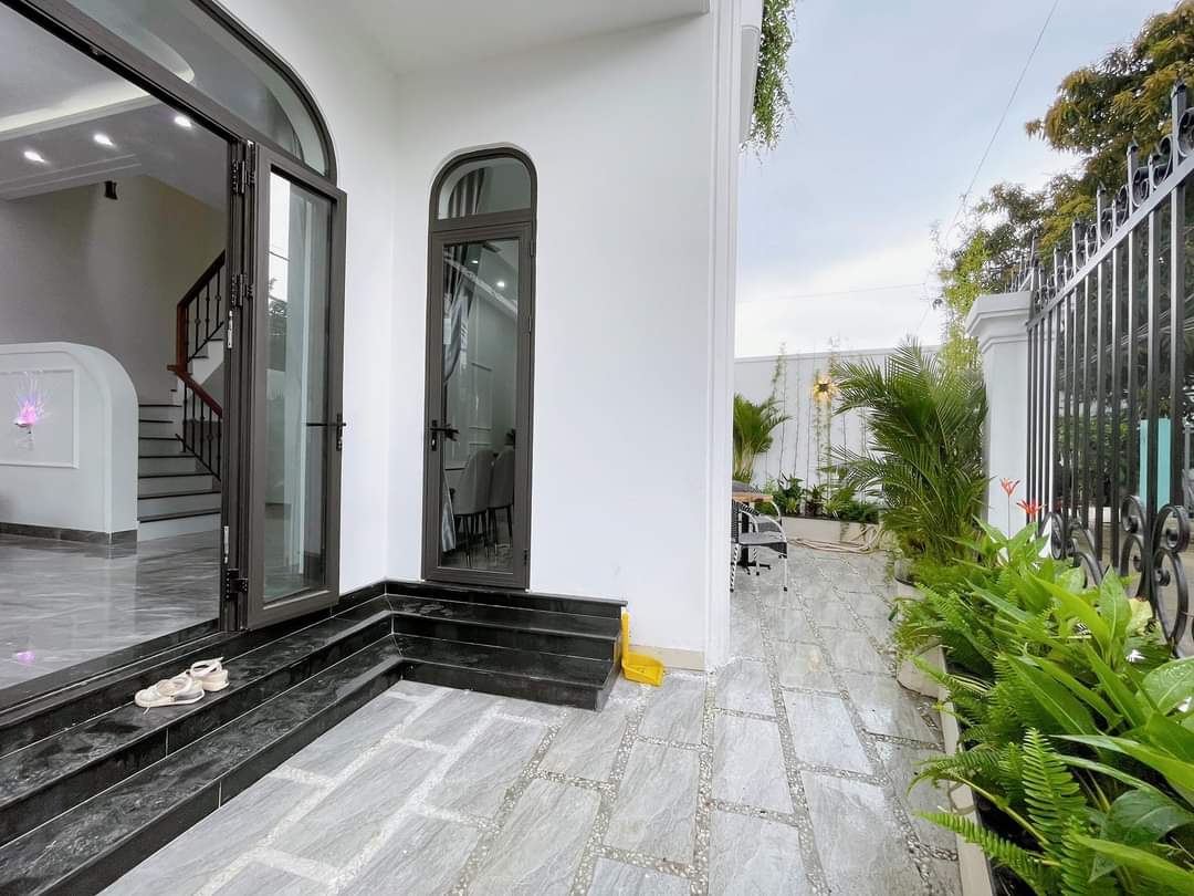 Chào bán căn biệt thự 3 tầng TÂN CỔ ĐIỂN Nhà 2 mặt kiệt oto Đà Sơn 