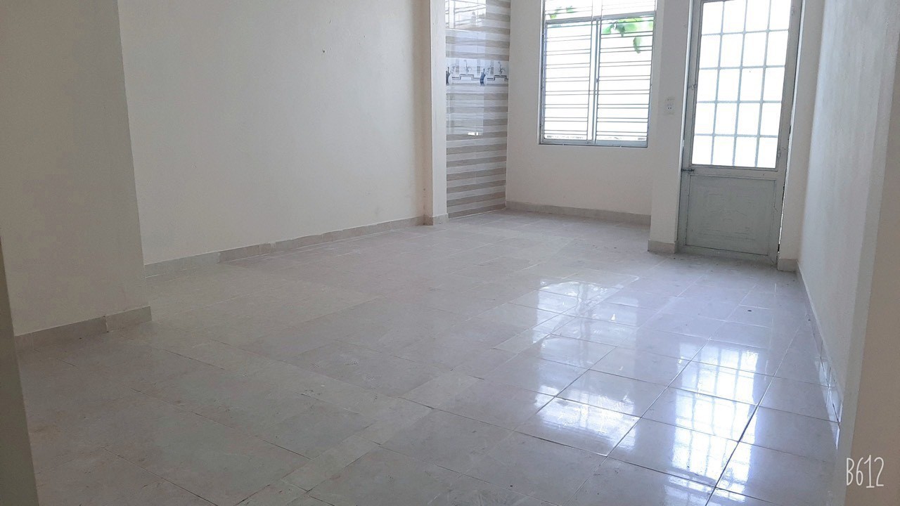 Bán nhà mặt tiền đường Hồ Biểu Chánh, Quận Hải Châu, 2 tầng, DT 75 m2, Gần bệnh viện Mắt Đà Nẵng. Ô tô đỗ. Chỉ 5 tỷ. 0843-899-666.