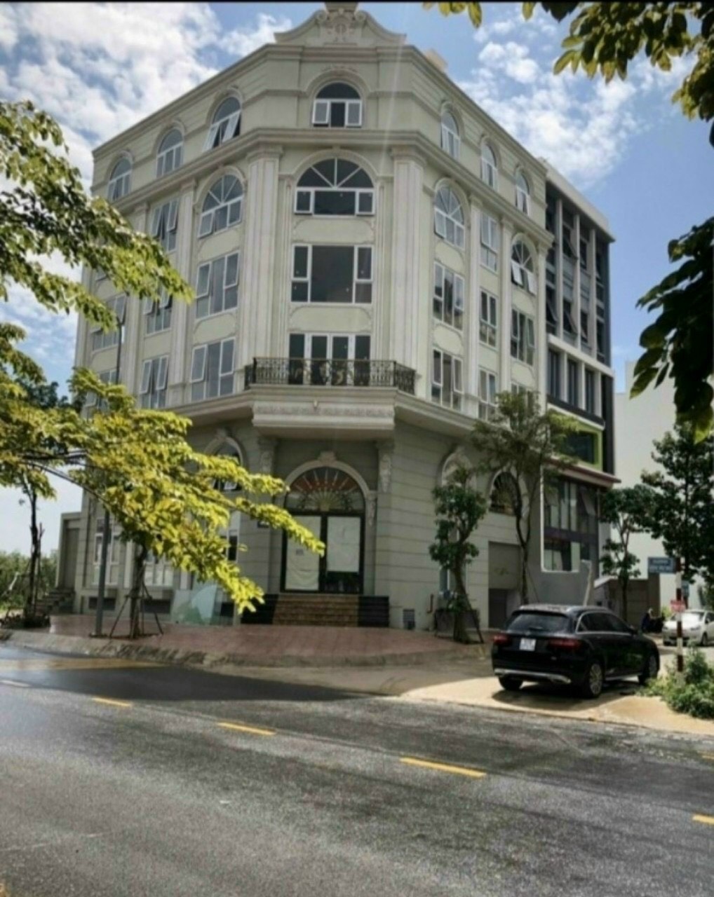 Bán tòa văn phòng 6 tầng 108m2 đường Lê Duẩn phường Hải Châu 2, quận Hải Châu