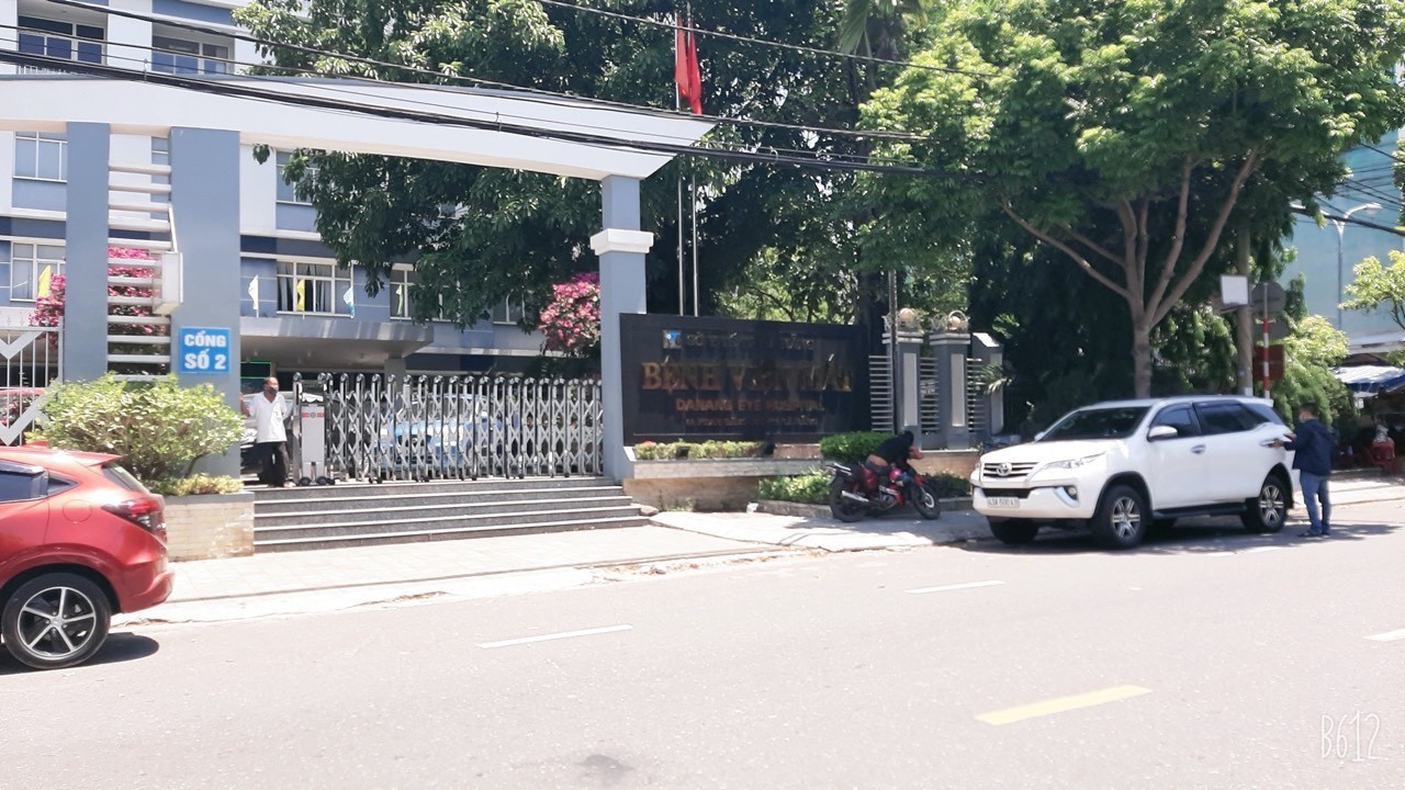 Bán nhà mặt tiền đường Hồ Biểu Chánh, Quận Hải Châu, 2 tầng, DT 75 m2, Gần bệnh viện Mắt Đà Nẵng. Ô tô đỗ. Chỉ 5 tỷ. 0843-899-666.