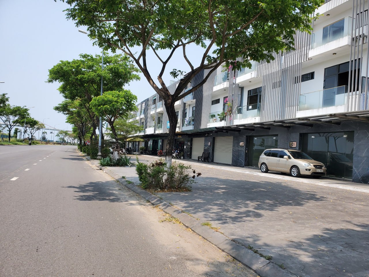 Bán nhà đẹp 3 tầng, 2 MT trước sau Phạm Huy Thông, 10m5 khu Marina Complex Sơn Trà