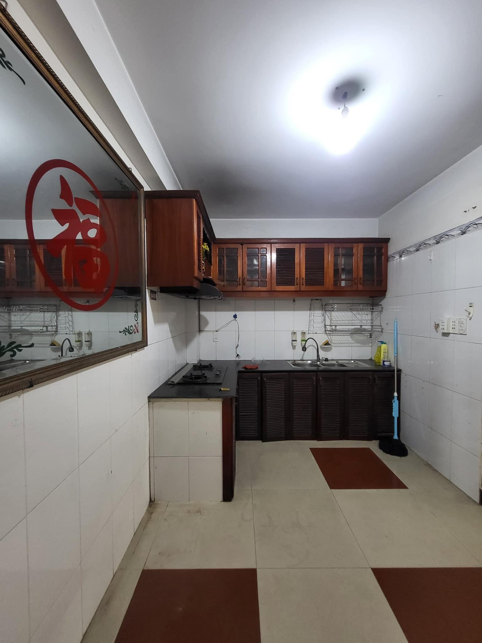 Nhà Hải Châu đường 4m có lề ngay Cầu Rồng, 42m2, 4 tầng đúc, 3.x tỷ