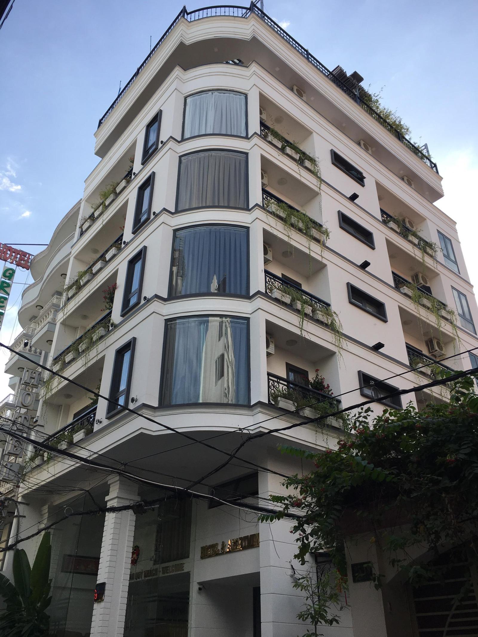 Bán khách sạn 6 tầng  góc 2mt đường Morrison - Sơn Trà – cách biển 100m - Giá chỉ 35 tỷ.