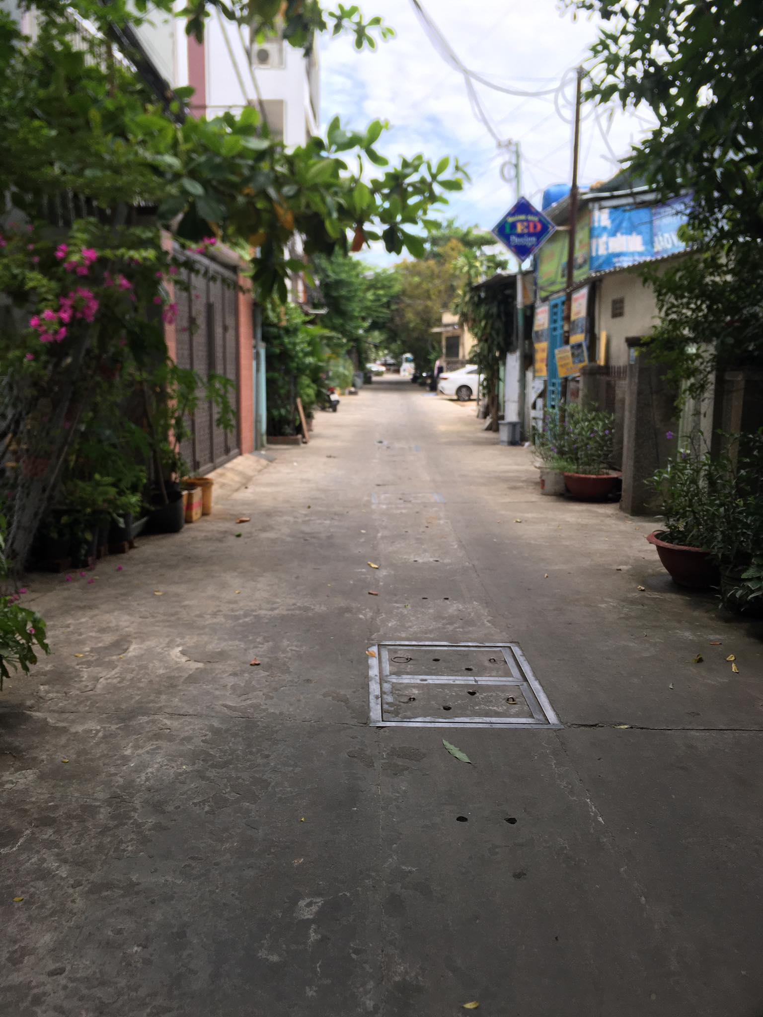 Bán nhà cấp 4 - diện tích : 102m2 - Đường Mỹ Đa Đông 8 - Mỹ An cách biển 200m.