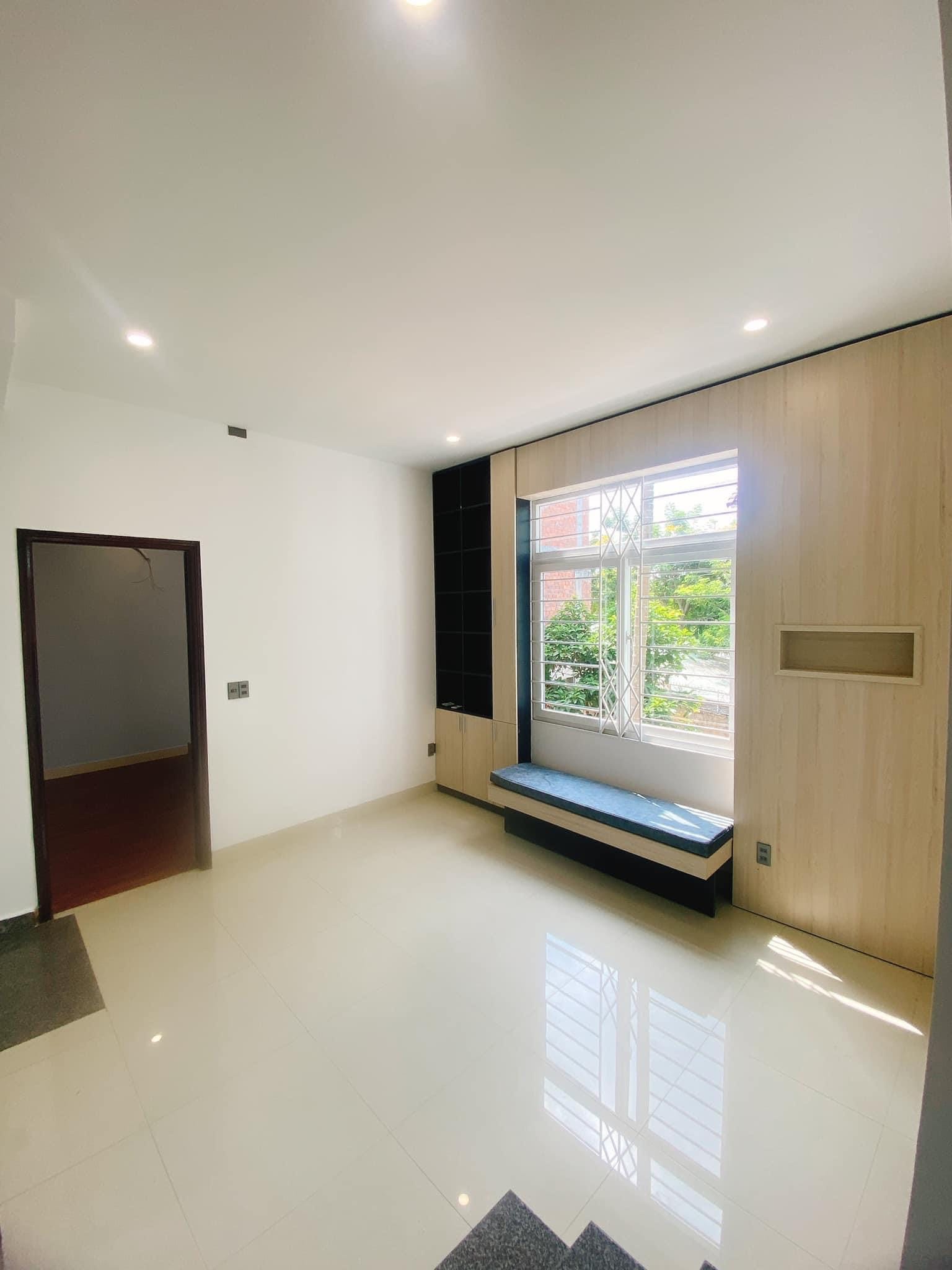 Bán nhà mặt tiền Phạm Nhữ Tăng, gần Hà Huy Tập, DT 81m2 3 tầng giá chỉ 6,8 tỷ