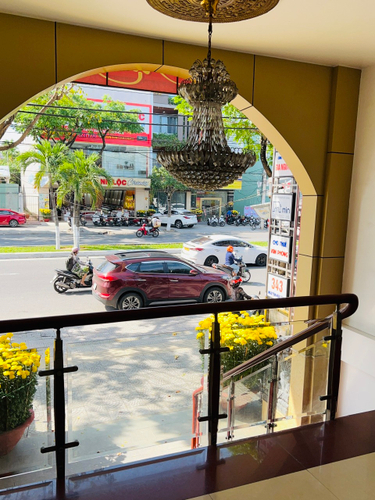 Cho thuê nhà 3 tầng Đường Nguyễn Hữu Thọ,thích hợp mở văn phòng