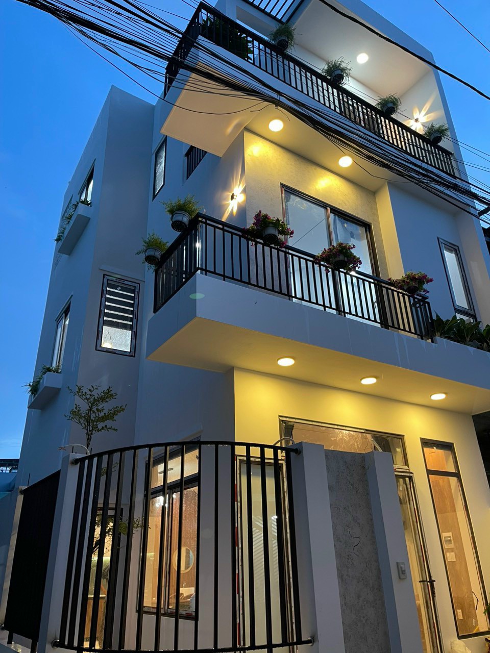 Bán nhà 3 tầng 2 mặt kiệt HOÀNG THỊ LOAN , Phường Hòa Minh _ Quận Liên Chiểu 