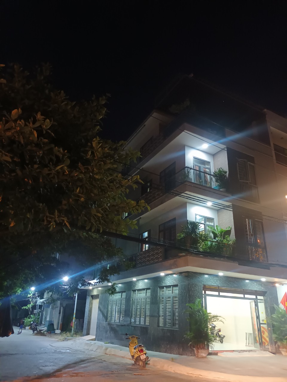 Bán nhà 3 tầng đường Nguyễn Tri Phương, Đà Nẵng. 5.7 x 15m giá 12 tỷ TL 