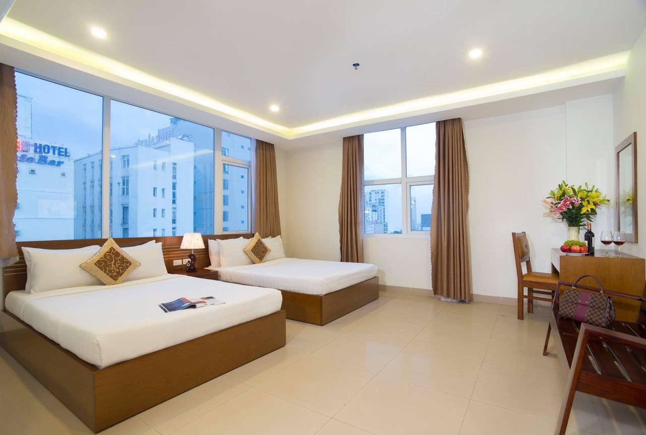 Bán khách sạn 12 tầng mặt tiền đường hồ nghinh Q.Sơn Trà Tp đà nẵng
