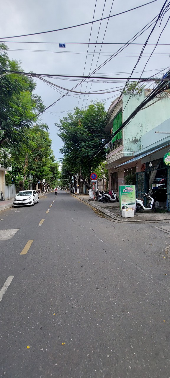 Bán nhà 2 mặt tiền Đường Thanh Thủy, Hải Châu gần biển Nguyễn Tất Thành , DT: 11m x 10m