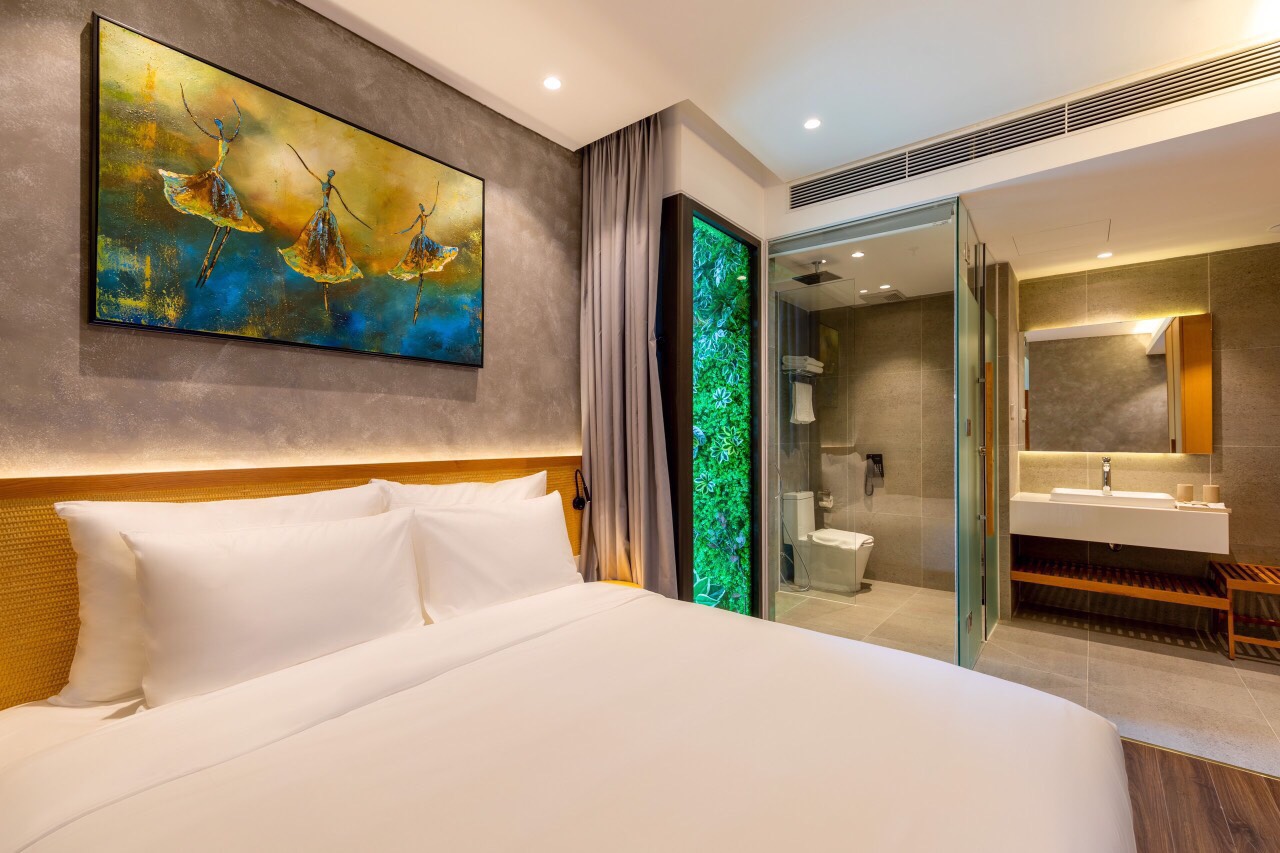 Chào bán khách sạn 9 tầng view biển Mỹ Khê Đà Nẵng-Hồ bơi-Spa-Giá : 30.5 tỷ -0901127005.