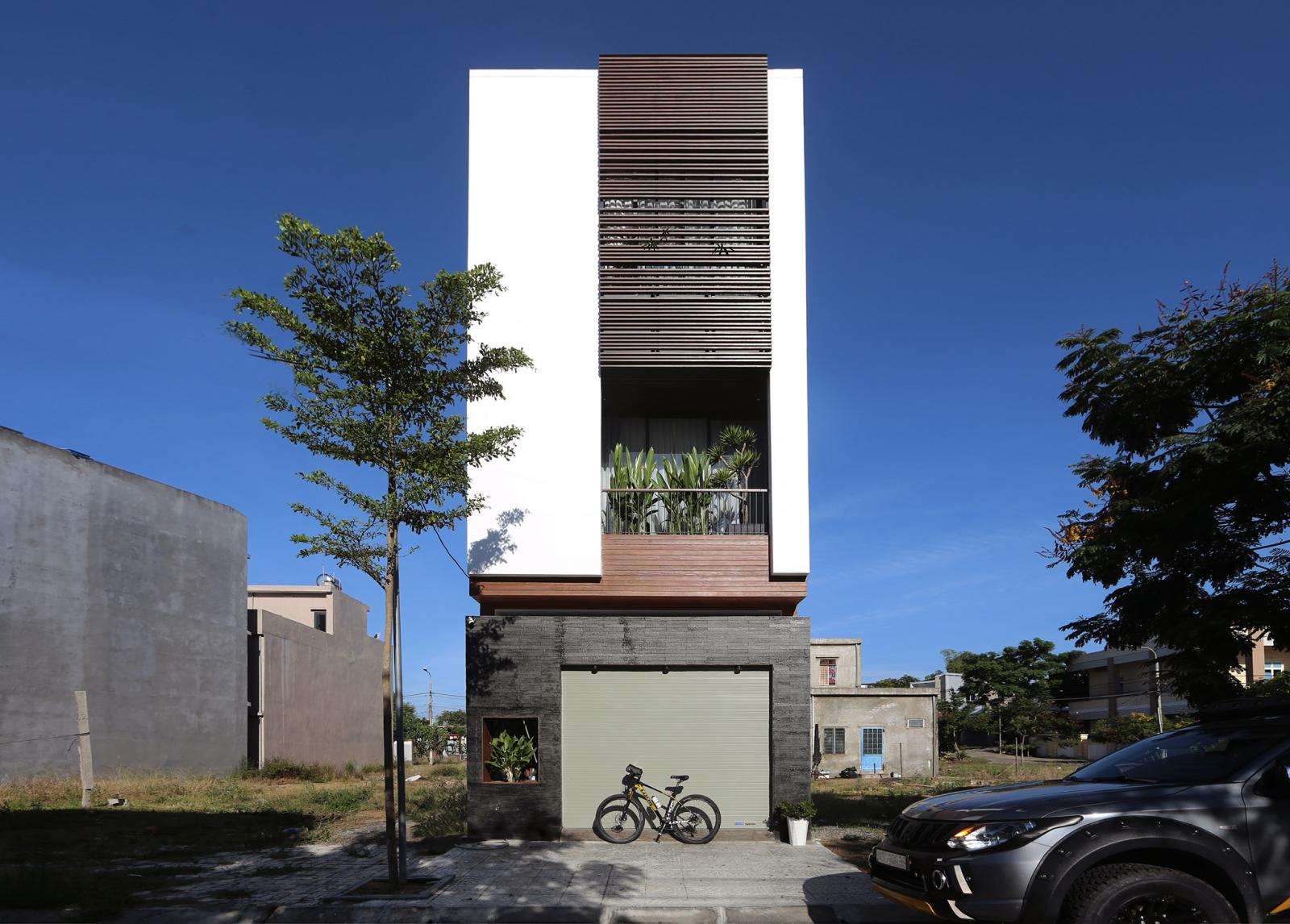 Bán nhà 4 tầng ĐẸP mt Nguyễn Sơn đường 7m5, Hòa Cường Nam, Dt 90m2, giá chỉ 7 tỷ 6