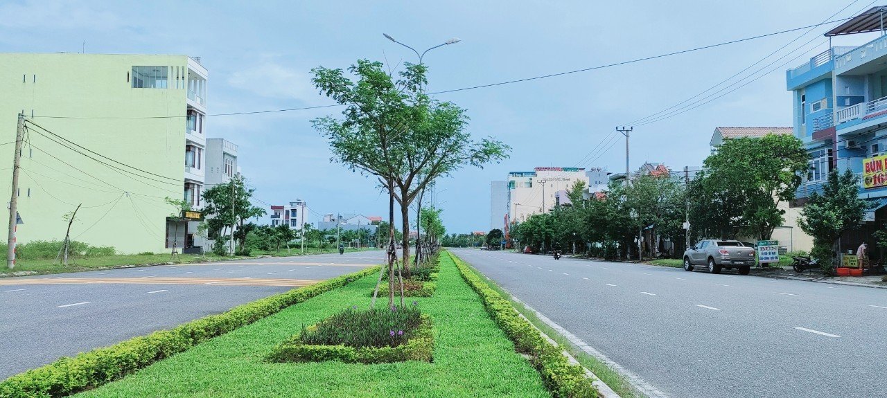 Bán lô MT Nguyễn Cơ Thạch, gần Nguyễn Văn Nguyễn, trục thông thẳng Hyatt Resort, 6ty2