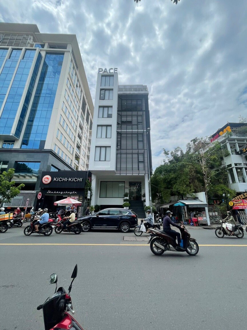 Siêu hót - đất trung tâm - Bán nhà đường Quang Dũng
