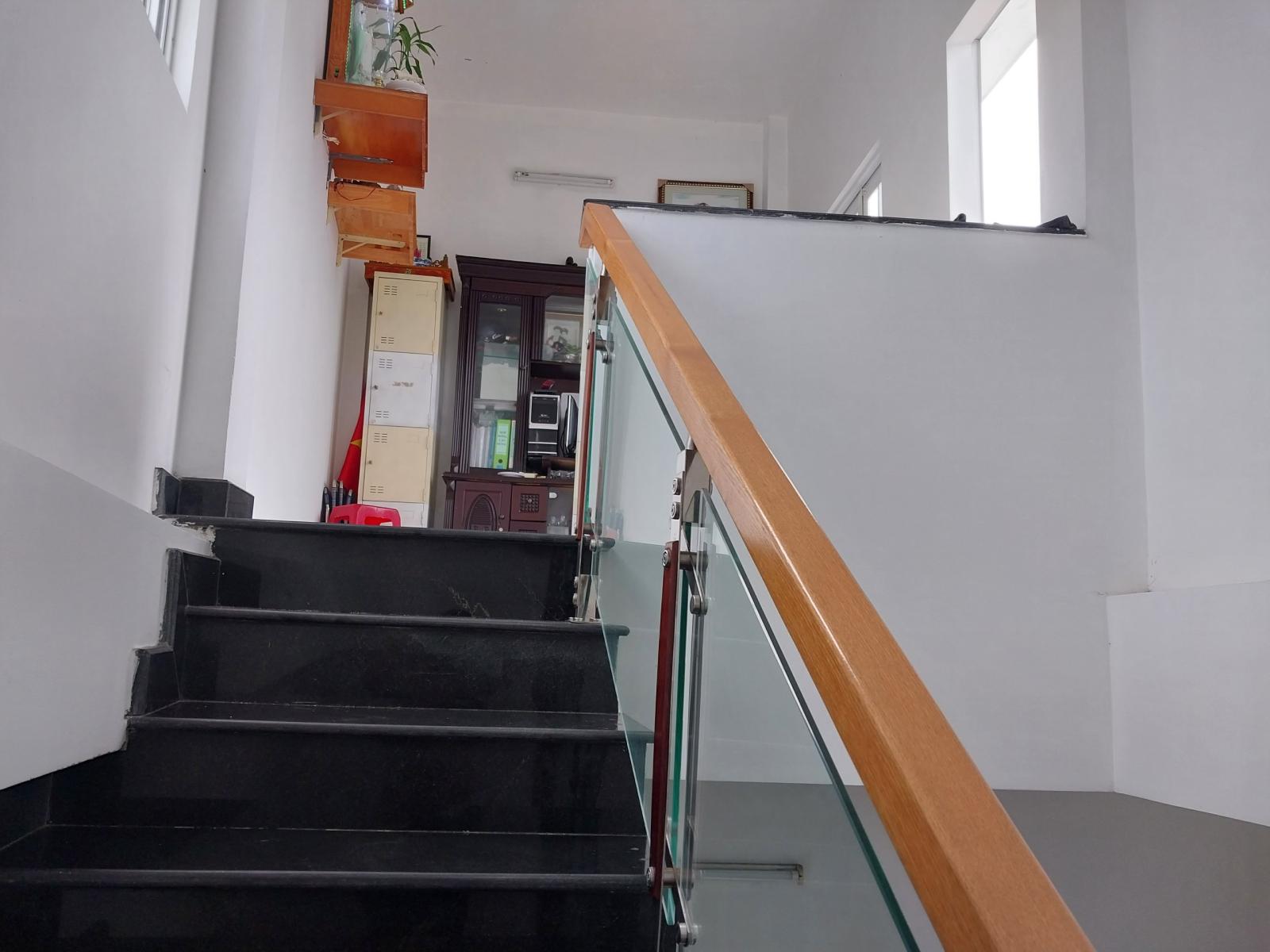 ♣ Nhà Nguyễn Tri Phương, cách Mặt Tiền 30m, 2.5 tầng, ngang 6.5