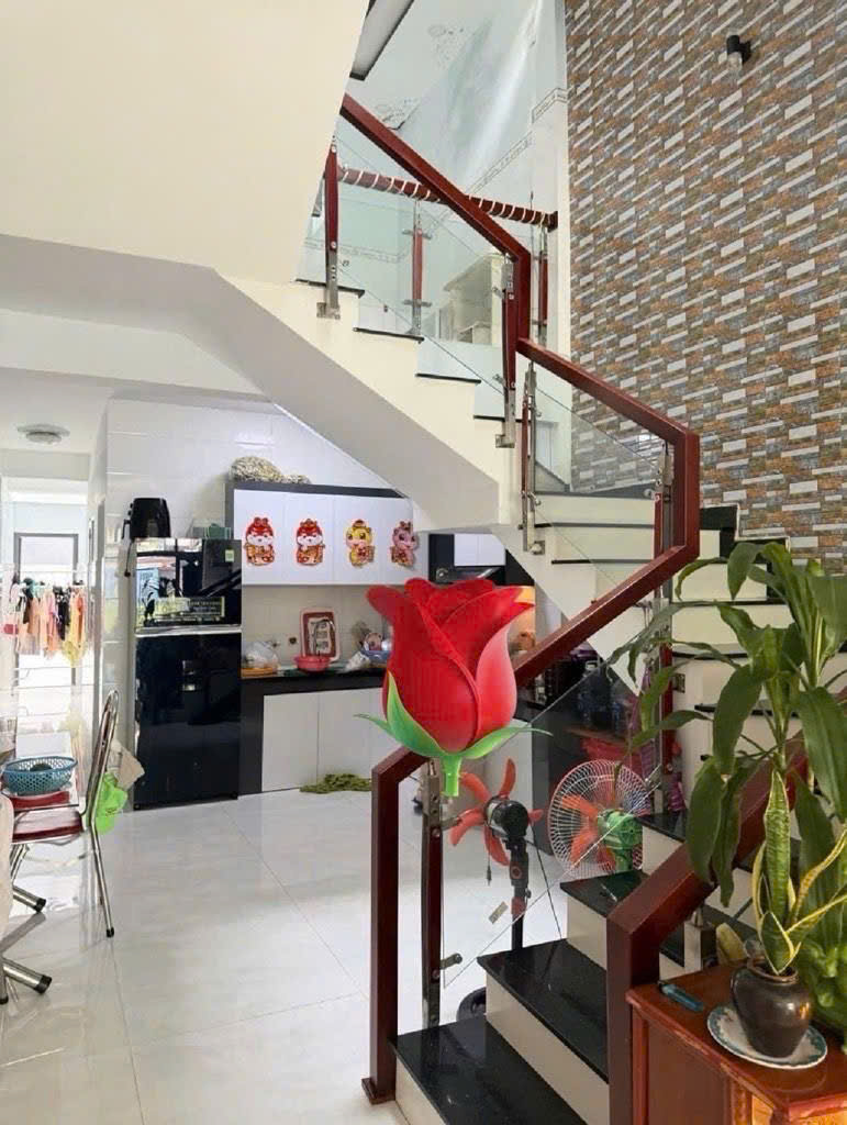 BÁN NHÀ KIỆT Ô TÔ 5M LÊ HỮU TRÁC 3 TẦNG CHẮC CHẮN