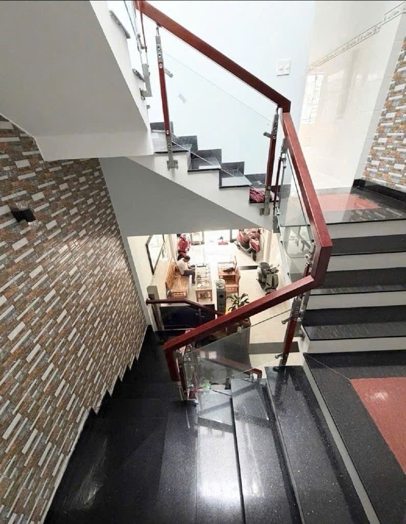 BÁN NHÀ KIỆT Ô TÔ 5M LÊ HỮU TRÁC 3 TẦNG CHẮC CHẮN